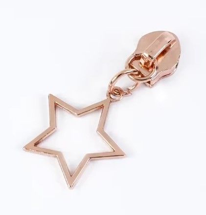 zipper pulls size 5 - star